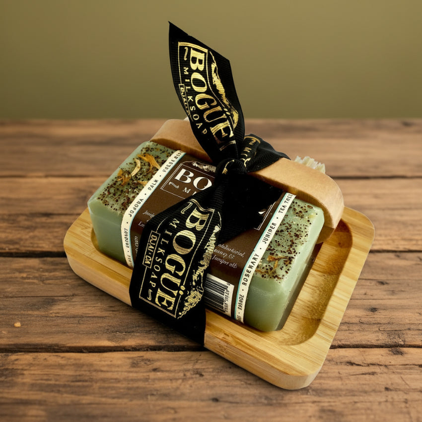 Gardeners natural soap in giftset with a dish and nail scrubber
